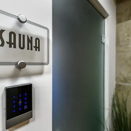 Urban With Sauna شقة زادار